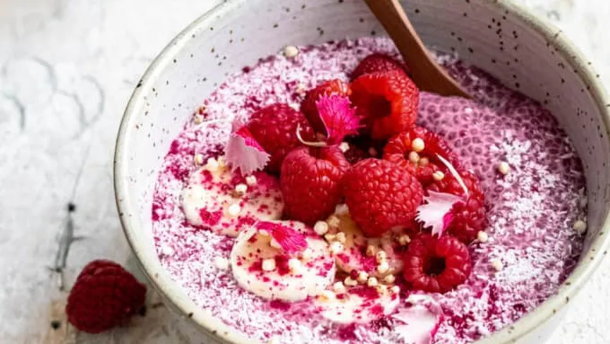 Raspberry breakfast jar healthy recipe
